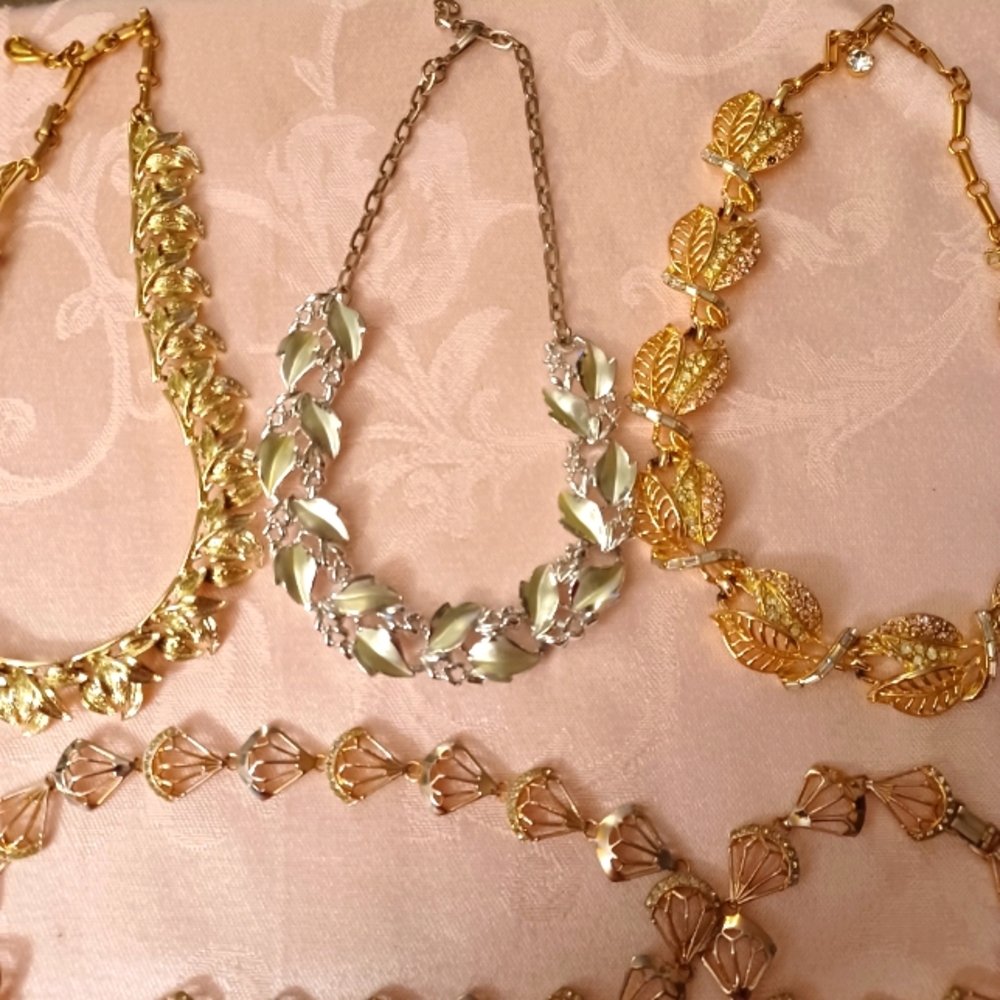 Vintage Goldtone And Silvertone Necklaces Bundle Assortment